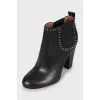 Ankle boots decorated with metal rhinestones