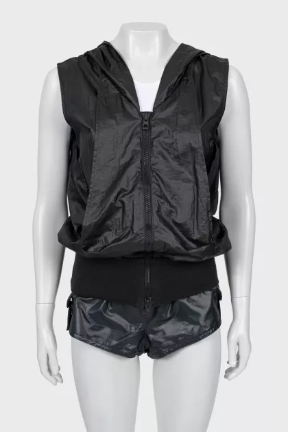 Tracksuit with shorts