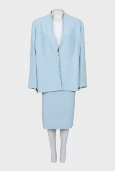 Straight-cut suit