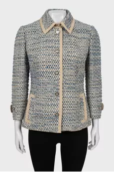 Fitted jacket with collar
