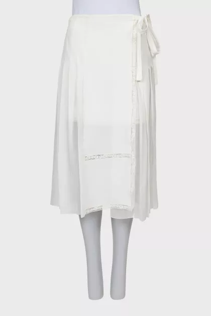 Pleated skirt with lace