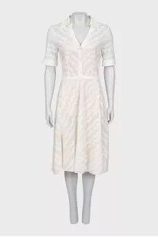 Fitted dress with pattern