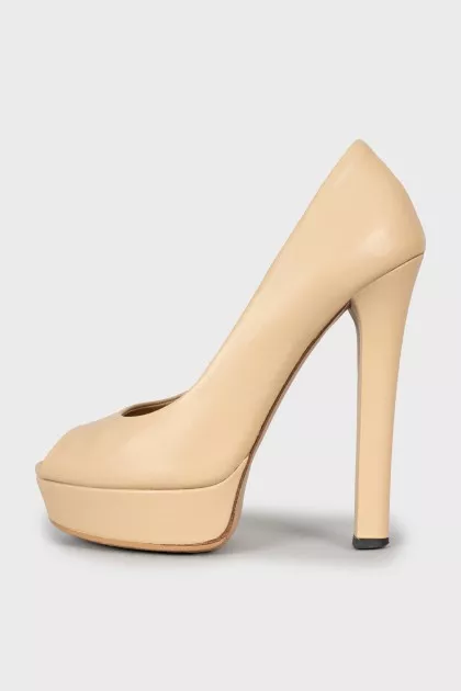 Beige open toe shoes