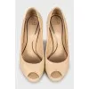 Beige open toe shoes