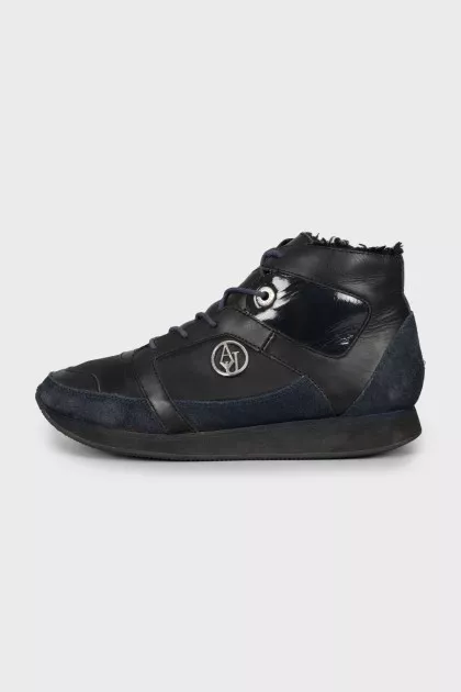 Insulated boots in dark blue