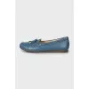 Leather loafers decorated with bow