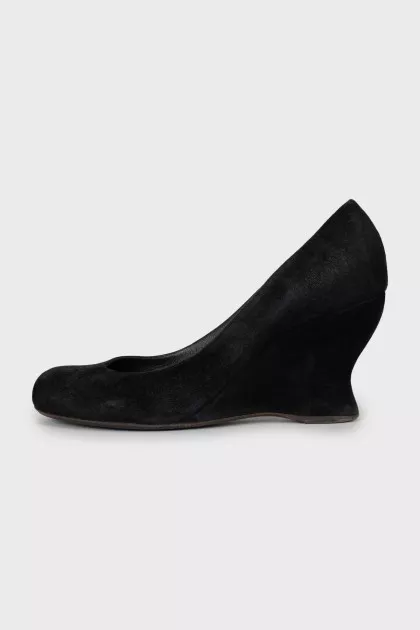 Suede wedge shoes