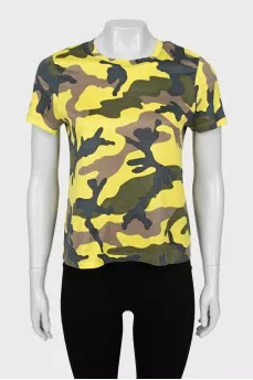 Cropped T-shirt with military print