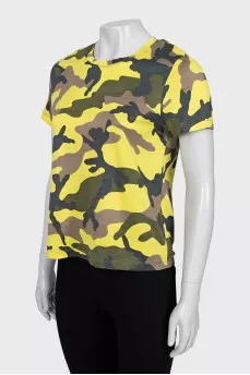 Cropped T-shirt with military print
