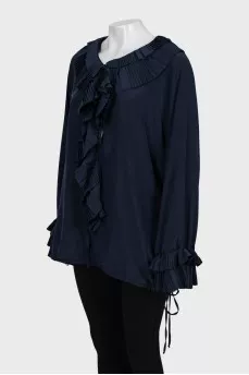 Loose fit blouse with ruffles