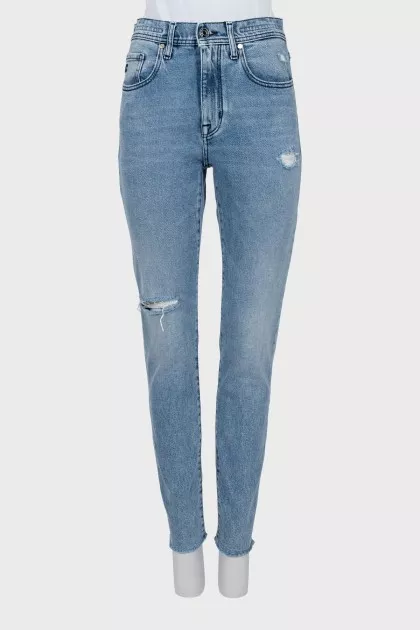 Ripped skinny jeans