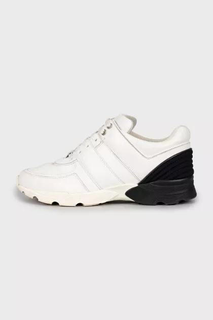Leather sneakers with contrast heel