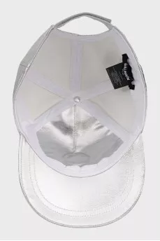 Silver cap with tag