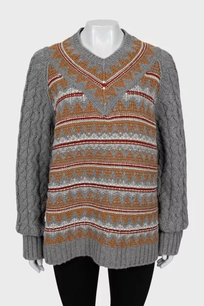 Knitted cashmere sweater with tag