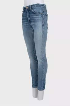 Голубые джинсы skinny fit с заплатками
