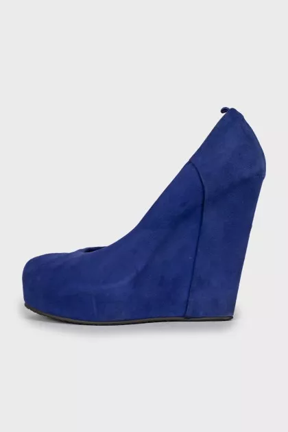Blue wedges