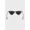 Triangular sunglasses in signature print