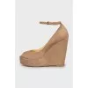 Suede high platform shoes