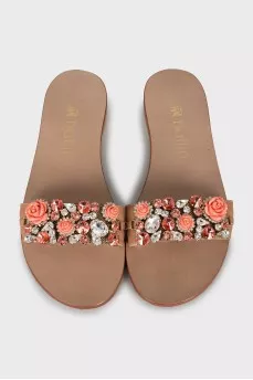 Leather slides with decor