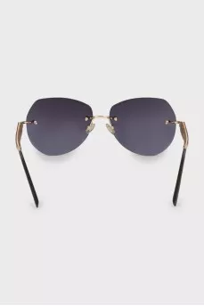 Sunglasses with wooden temples