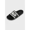 Men's flip-flops with brand logo