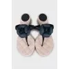 Rubber flip-flops decorated with flowers