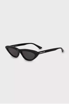 Oval sunglasses in black