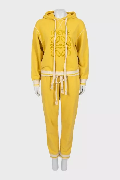 Tracksuit with embroidered logo