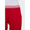Cropped red trousers with arrows