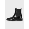 Leather boots decorated with pearls