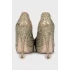 Leather shoes with velor bow