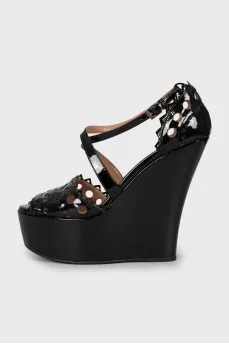Patent wedge sandals