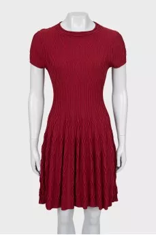 Fitted dress with ribbed pattern
