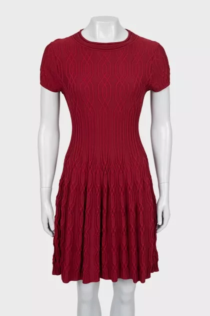 Fitted dress with ribbed pattern
