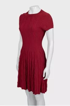 Fitted dress with ribbed pattern