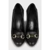 Leather shoes with wooden wedges
