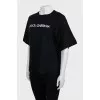 Loose T-shirt with brand logo