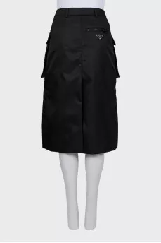 Skirt with buttons and patch pockets