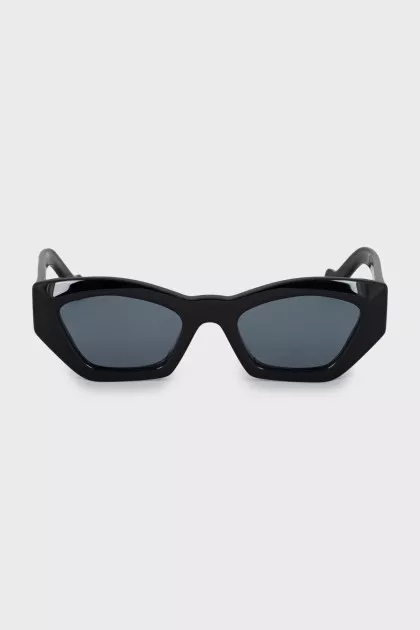 Black sunglasses with logo on arms