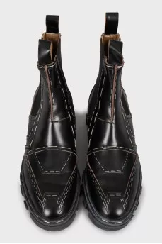 Leather boots with contrast stitching