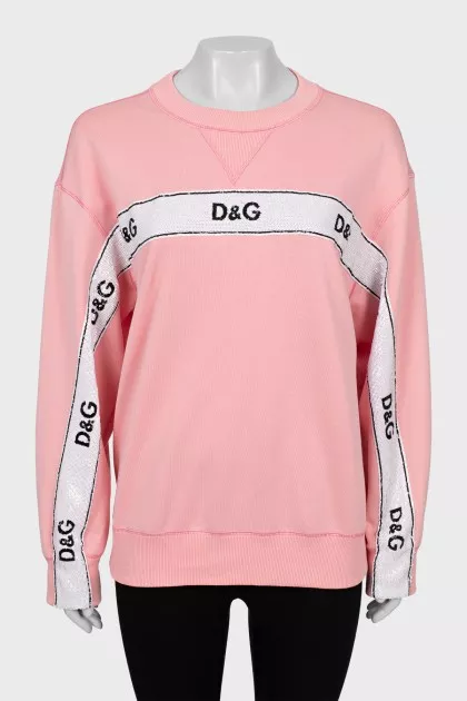Sweatshirt decorated with sequins