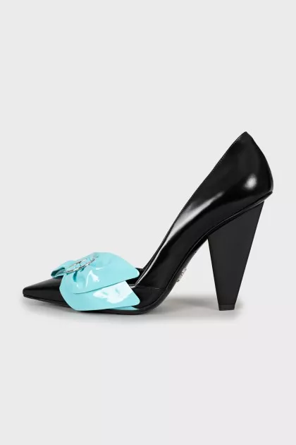 Sculpted heels with bow