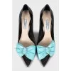 Sculpted heels with bow