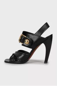 Leather sandals with gold buckle