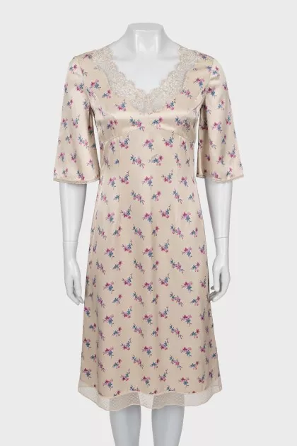 Floral dress with lace