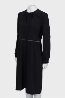 Fitted dress with leather inserts