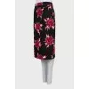 Printed skirt with a slit at the back