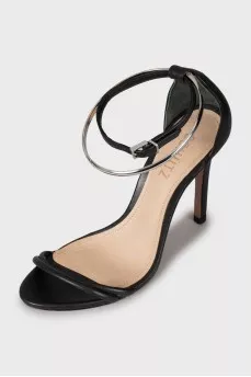 Leather sandals with metal bracelet