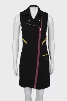 Dress with contrasting inserts and tag