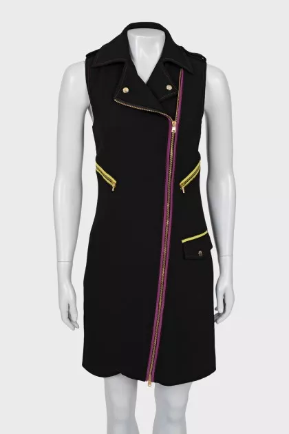 Dress with contrasting inserts and tag